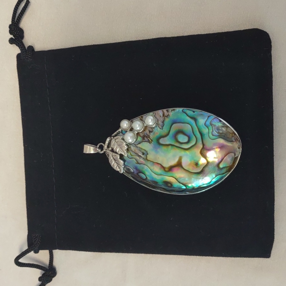 Cabochon Pendant from Abalone (Haliotis) Shell set in metal & faux pearls NWOT